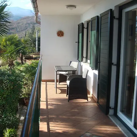 Leon And Leona أوباتيا