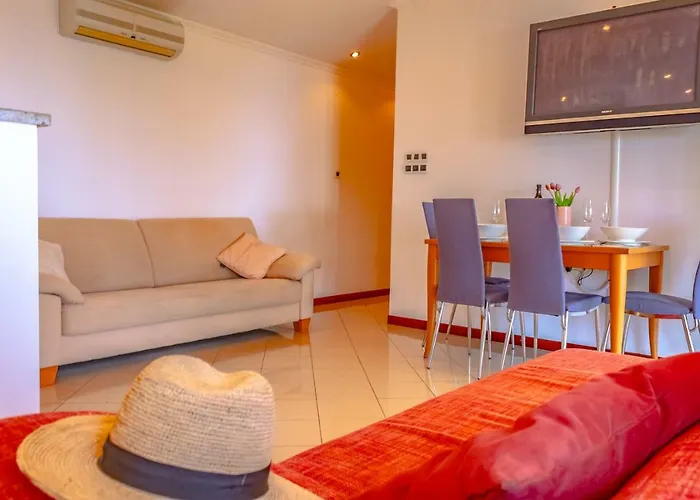 Leon And Leona Apartamento *