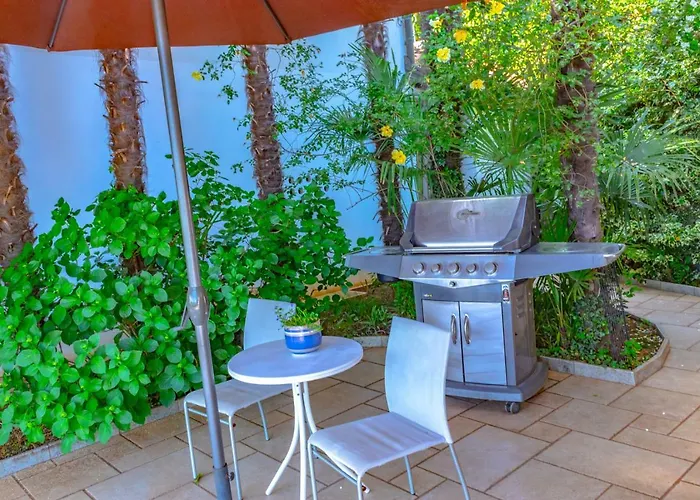 Leon And Leona Apartamento *