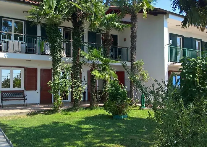 Leon And Leona Abbázia